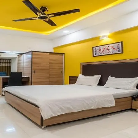 Hotel Zorba, Deesa