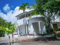 Expansive views of the south coast shopping and entertainment all within 10 min walk.