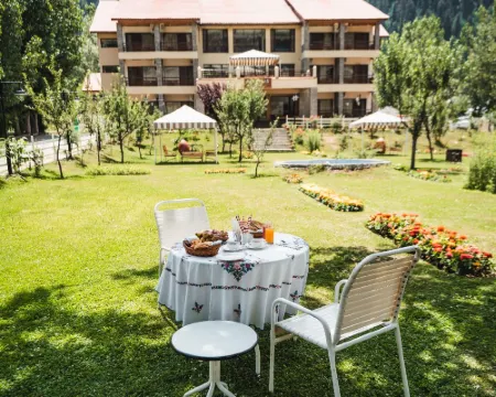 Heevan Villa's Sonamarg - River Front Luxury Retreat Hotéis em Ganderbal