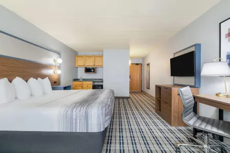 AmericInn by Wyndham Chamberlain Conference Center Отели в г. Запад Пойнт Тауншип