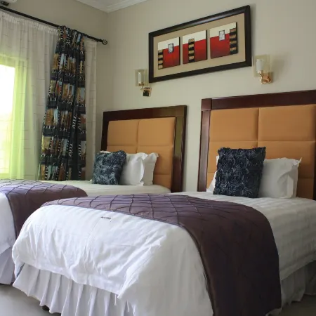 Nomads Court Lodge