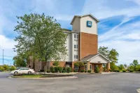 Suburban Studios Clarksville-Louisville North Отели в г. Кларксвилл