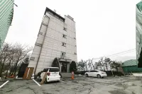Dongducheon Hive - Motels