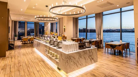 Gwangyang Lacky Hotel