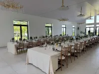 Château d'Avesnes - le Castelet Hotels in Forges-les-Eaux