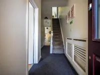 Ensuite5 Woodhouse private bath 2kitchen