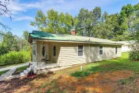 Lake Guntersville Hideaway! Home on Over 2 Acres - 3 stjerner