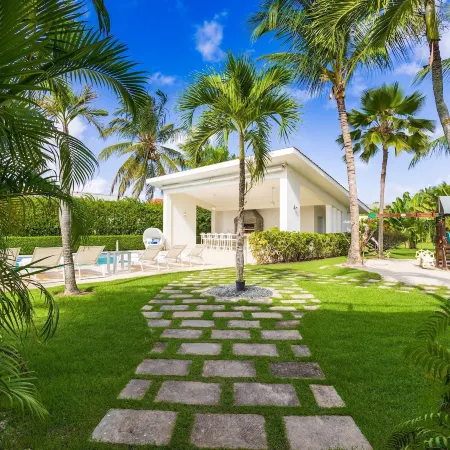 Villa Desiree 5BR Cocotal Luxury Villa Pool Maid