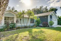4 Mi to Port Charlotte Town Center: Group Retreat! - 2-Star