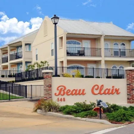 123 Beau Clair - Beachside Townhome With Balcony and Pool in Long Beach