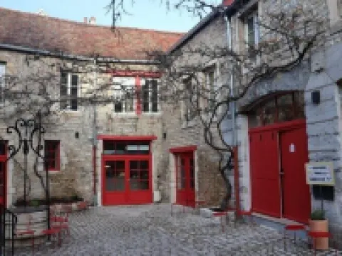 Mustard Hostel Hotels in Dijon