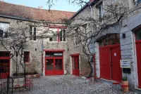 Mustard Hostel فنادق في ديجون