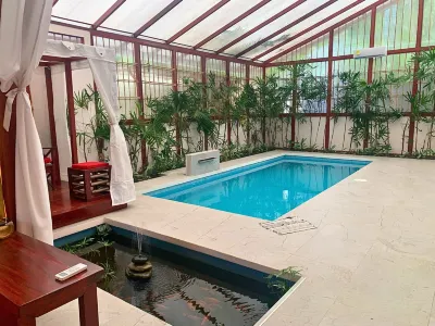 Uva Blue Villas - Pool House - AC, 3 bedrooms, 7 guests, Indoor pool with spill Hotels in 