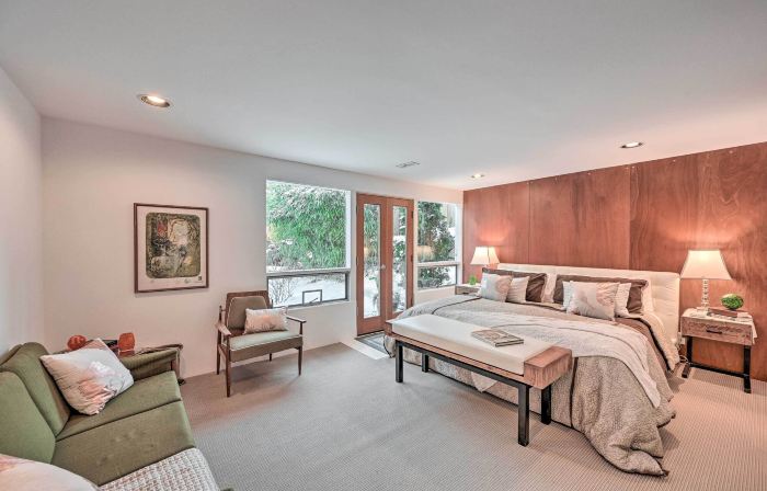 Edmonds Apartment with Private Wine Cellar!