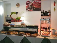 Hotel Marinella - Private Free Parking - Grotticelle Beach 200 m - breakfast