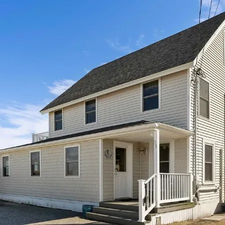 Direct Oceanfront/Beachfront Home in Saco, ME. Family Retreat sleeps 19 