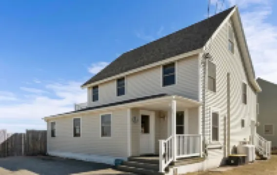 Direct Oceanfront/Beachfront Home in Saco, ME. Family Retreat sleeps 19 