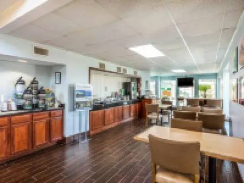 Quality Suites Paducah I-24 Hotels in Paducah