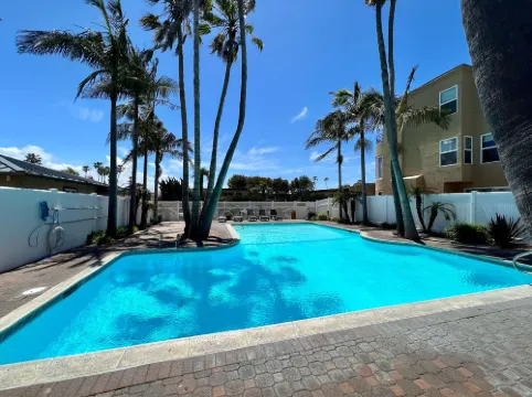 Ocean View Luxury Condo Oceanfront and Pool