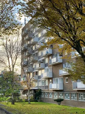 倫敦寬敞兩卧室公寓，帶陽台，靠近地鐵和交通樞紐