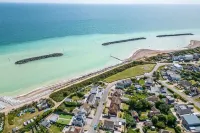 Spacious Coastal Family Home Sleeps 8