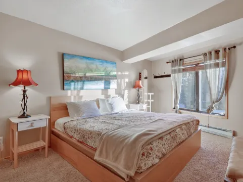 Cozy Fireplace and Scenic Deck - Inviting Mountain Retreat