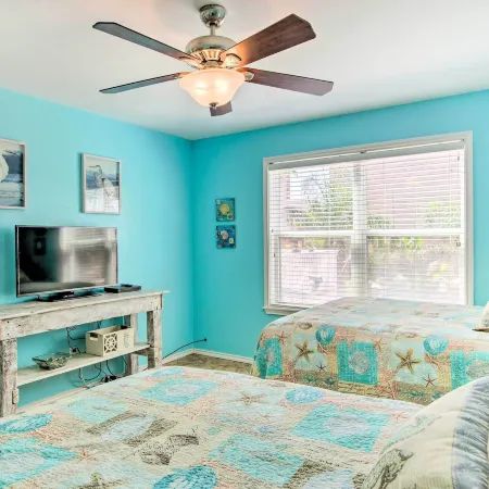 South Padre Home w/ Pool & Hot Tub: Walk to Beach!