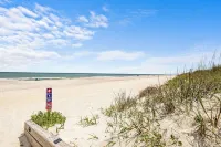 Oceanfront 2Br Condo, Steps to Beach, Pool, First Floor, Easy Access - Beach
