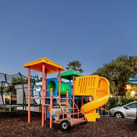 Nelson City Top 10 Holiday Park
