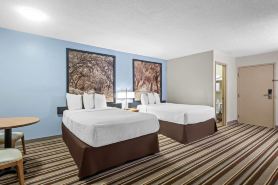 Super 8 by Wyndham Valdosta GA I-75