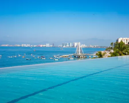 Almar Resort Luxury Lgbt Beach Front Experience โรงแรมในเปอร์โตวัลลาร์ตา