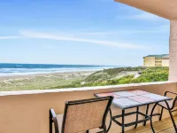 Beautiful Condo with Gorgeous Ocean Views from Balcony + Shared Pool & Free WiFi Hotels in Fernandina Beach