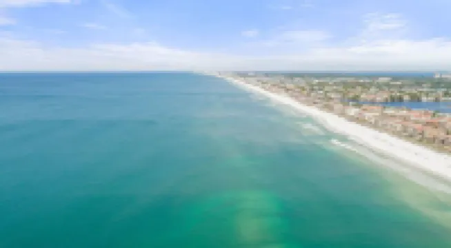 Bright 3BR Townhome Gulf Views Steps to Beach