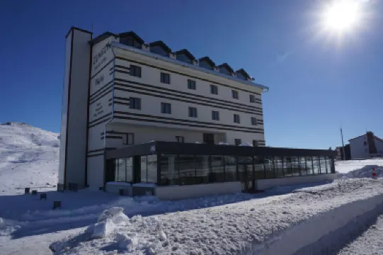 Zümrüt Palas Otel Hotels in 