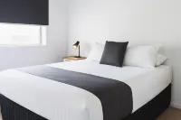 Busselton Gale Street Motel & Villas - balcony