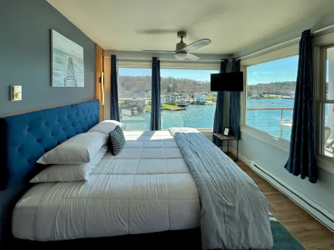 Harborage Inn on the Oceanfront Hotels in Boothbay Harbor