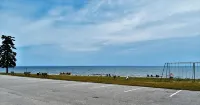 Days Inn & Suites by Wyndham St. Ignace Lakefront - Parkering