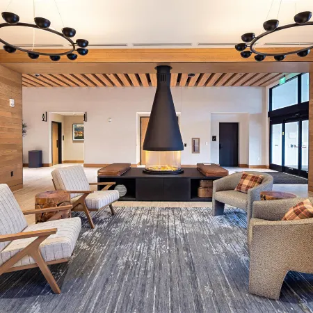 The Key Hotel Dubuque, Tapestry Collection by Hilton