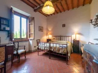 Apartment in Laterina with pool - Homestays