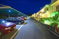 Sunny Hill - parking