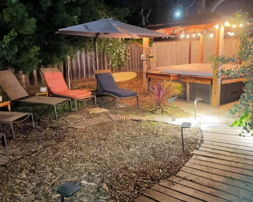 Charming 3-bedroom in Del Rey Oaks with AC, WiFi hot tub & all the hot comforts Hotels in Seaside