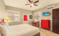 Key West Style Cottage - with pool/hot-tub