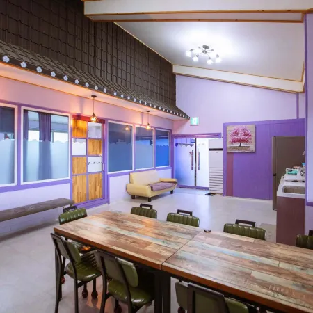 Jeongeup Starlight Garden Отели рядом с достопримечательностью «Общественный стадион в Чонгыпе»