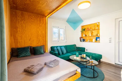 Urban Nest - Loft with Private Rooftop Garden