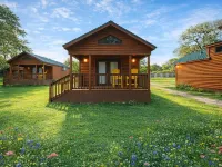 Al's Hideaway Cabin and RV Space, LLC Hotele w: Bandera County