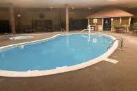 Clarion Inn - Pools