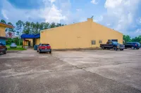 Economy Inn Livingston by OYO TX US 59 - parking