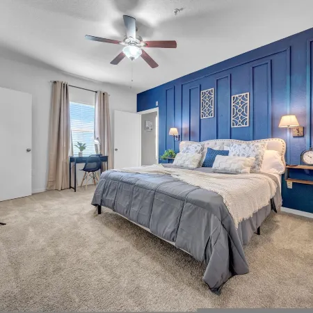 Vibrant 2Br2BA w King Bed Pool, Gym #11