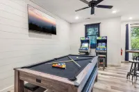 Smoky Shores Lakeview Cabin by Beyond Expectations - 4-Star
