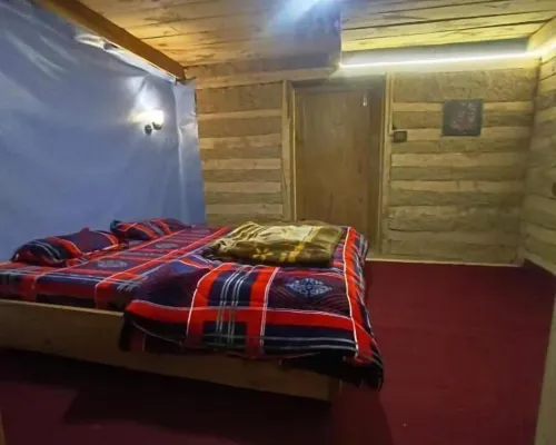 MONK Hut Hotel a Kasol